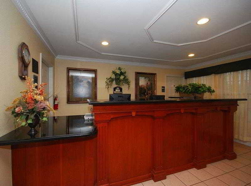 Best Western Pineywoods Inn Atlanta Interior photo