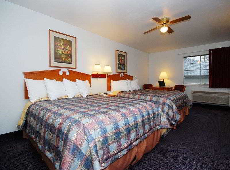 Best Western Pineywoods Inn Atlanta Room photo