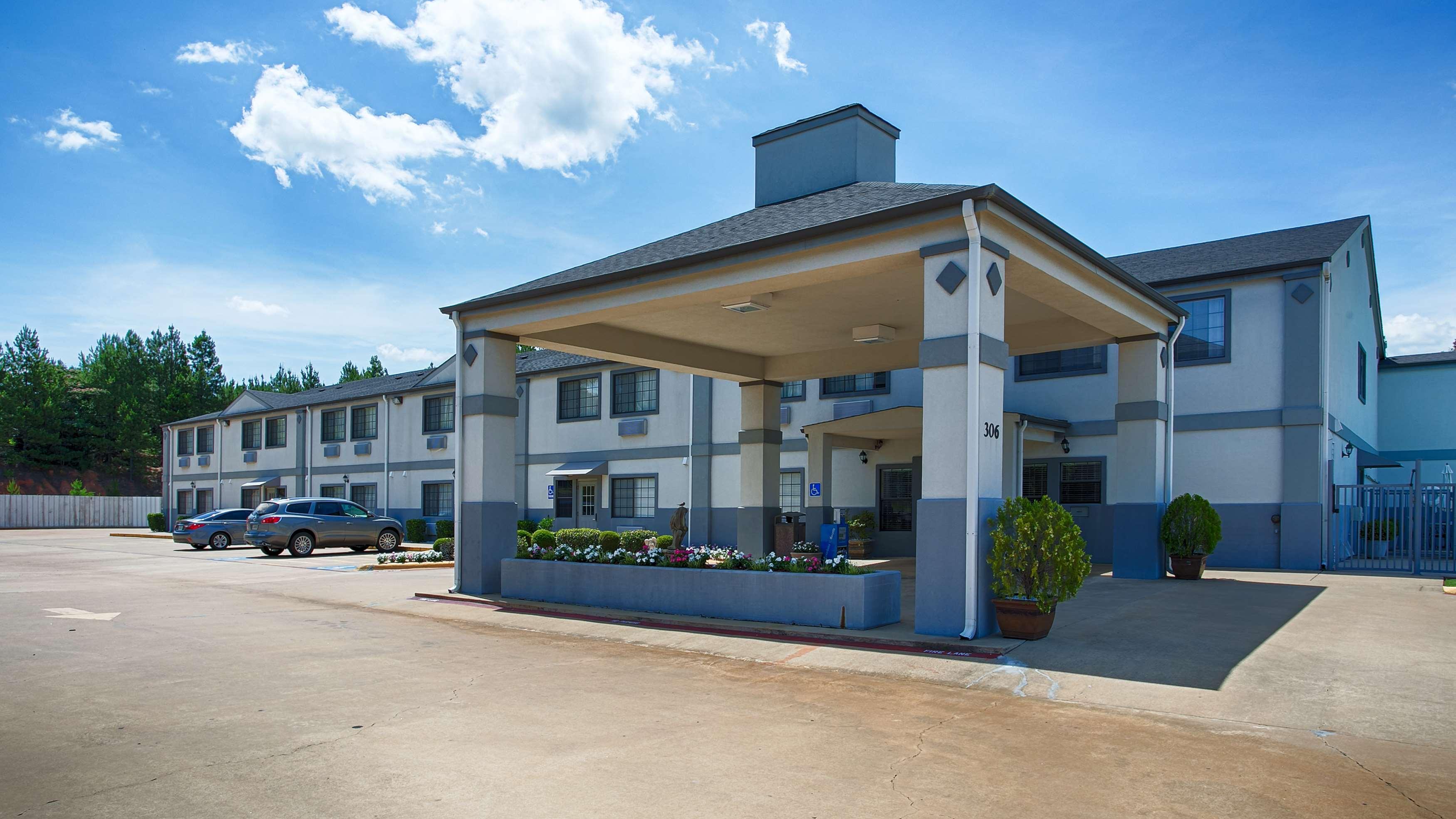 Best Western Pineywoods Inn Atlanta Exterior photo