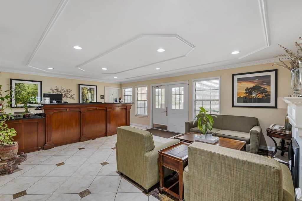 Best Western Pineywoods Inn Atlanta Interior photo
