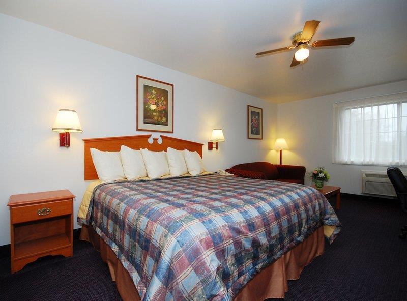 Best Western Pineywoods Inn Atlanta Room photo